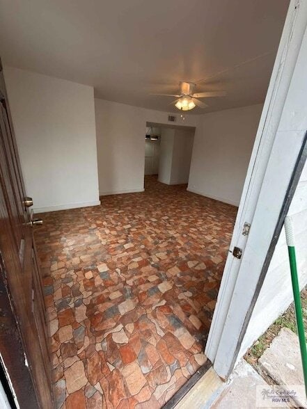 Photo - 201 McGregor St