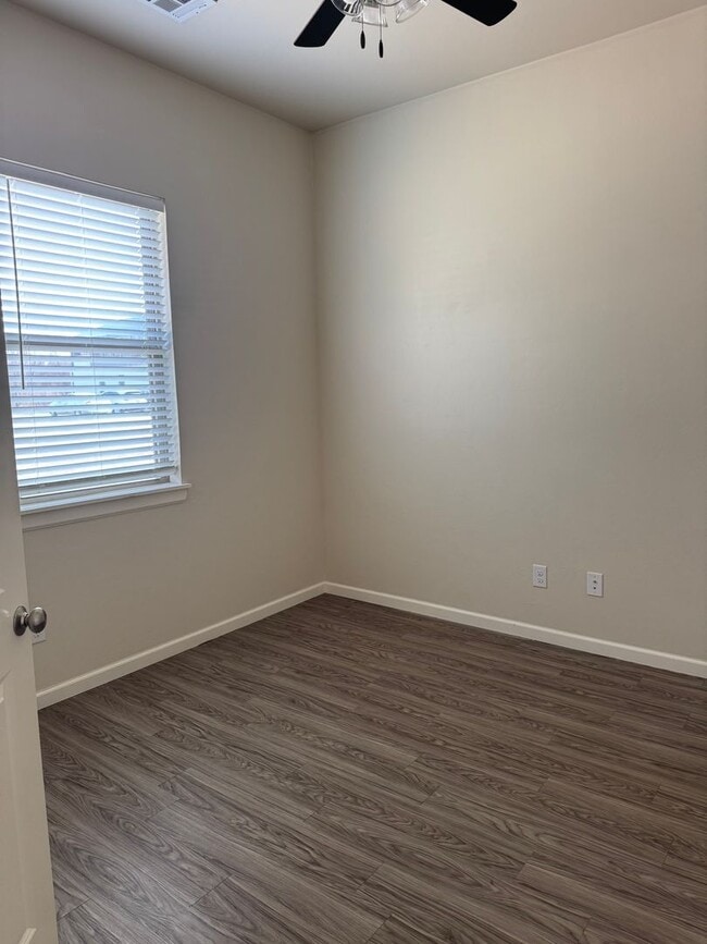 Photo - 4715 Enclave Pl