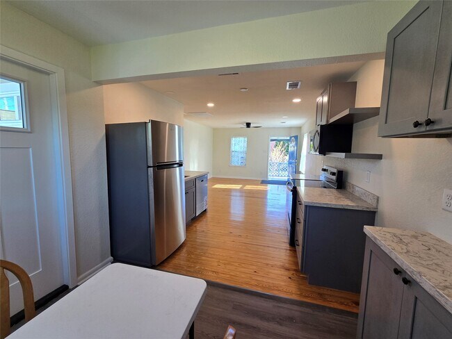 Photo - 914 Avenue K