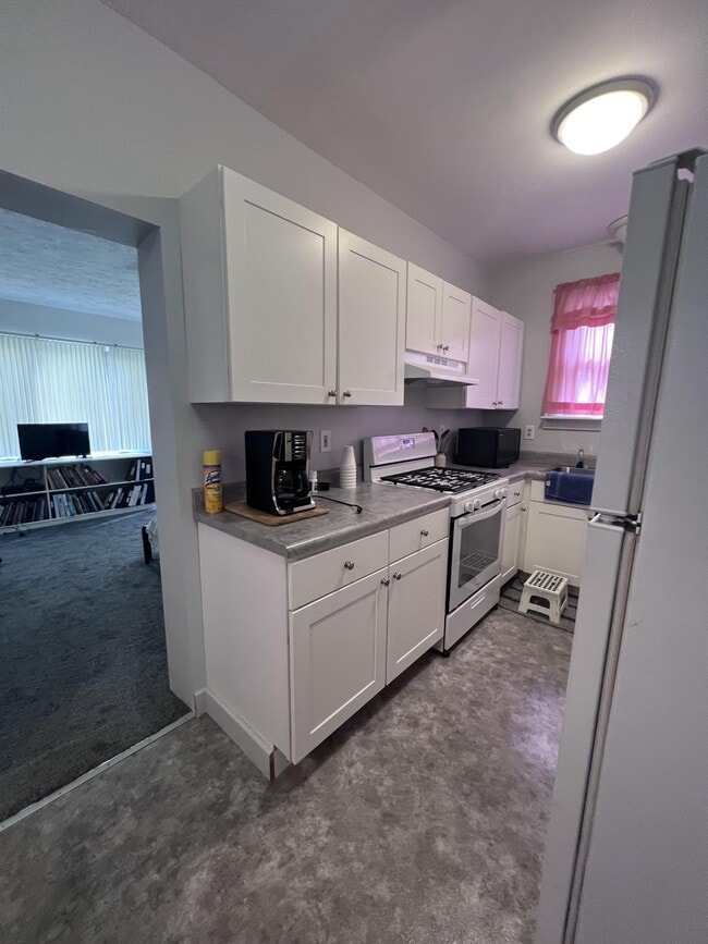 Photo - 124 Rexford St
