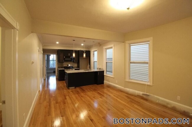 Building Photo - 125 Princeton St