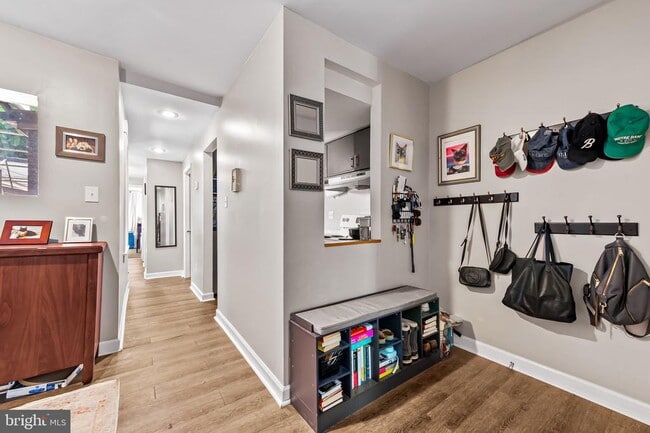 Photo - 733 S Bond St
