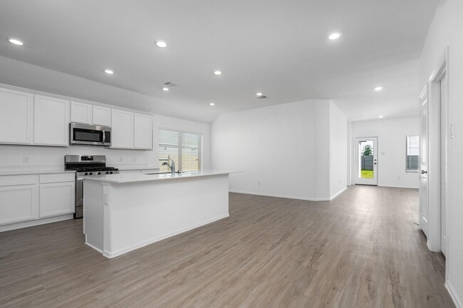 Photo - 7618 Auburn Hvn Trl