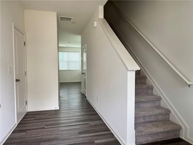 Photo - 1051 Paddington Dr