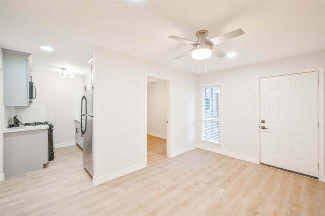 Photo - 2703 Mason St Unit 2BD