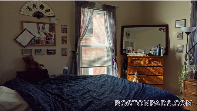 195 Green St Unit 3