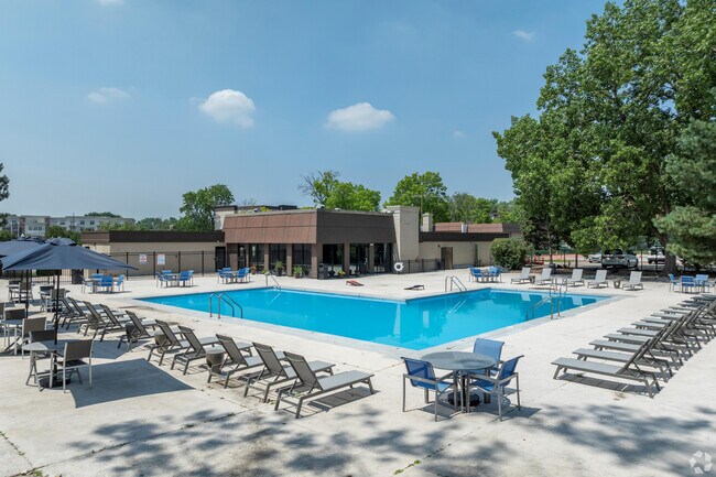 Puente de piedra de Arlington Heights (1) - Stonebridge of Arlington Heights