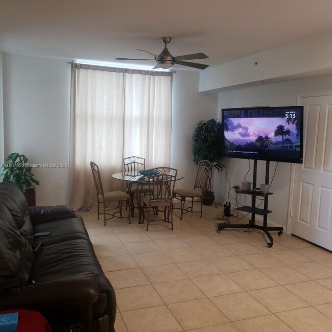 Photo - 511 SE 5th Ave Unit 806