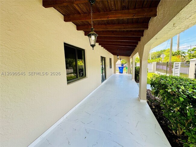 201 SW 40th Ave