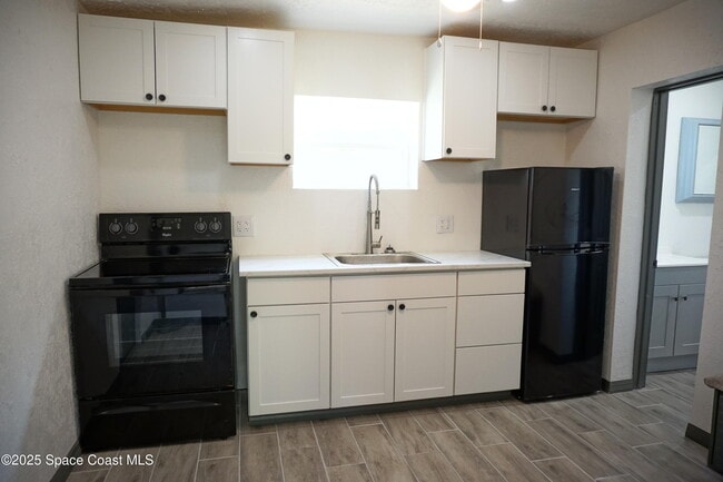 Photo - 2848 Shwonda Ave NE