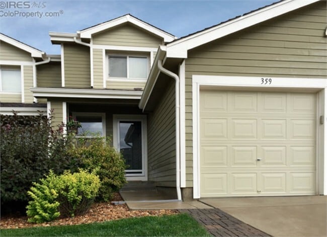 Building Photo - Beautiful 2 Bedroom Townhome in Thriving Erie Community
