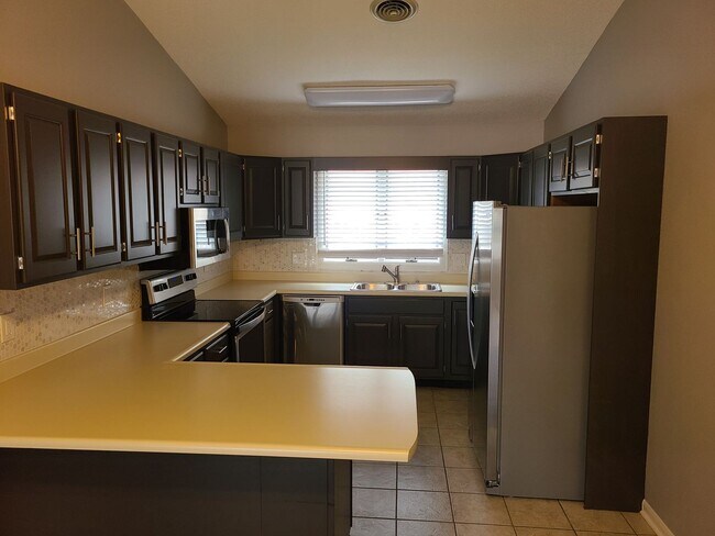 Photo - 1400 West End St Apartment Unit B