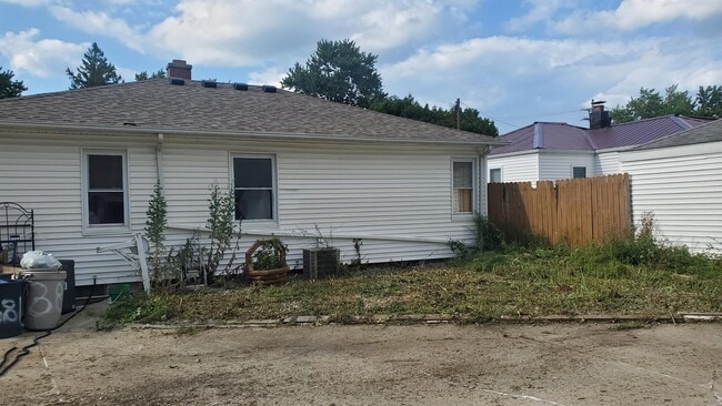 Photo - 3813 Larchmont St