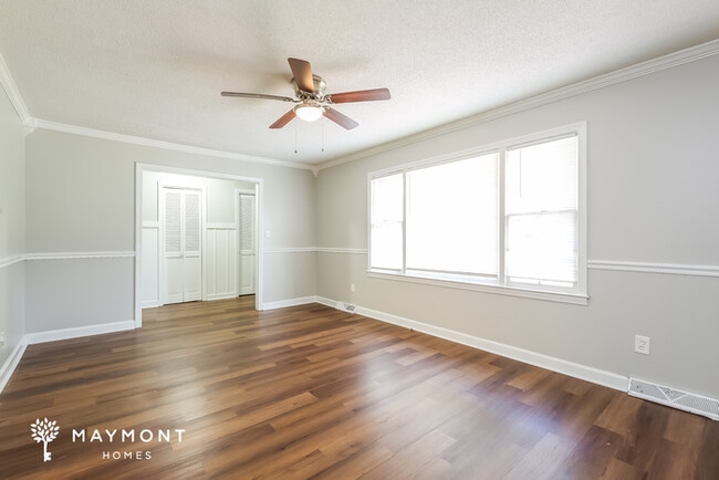 Photo - 12 Woodleigh Dr