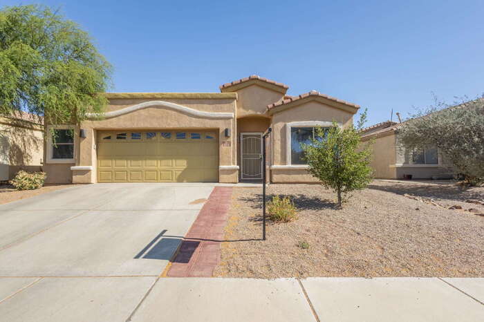 Photo - "Spacious 4-Bedroom Gem with 2 Full Baths at 295 E Placita Nubes de Agua, Sahuarita!"