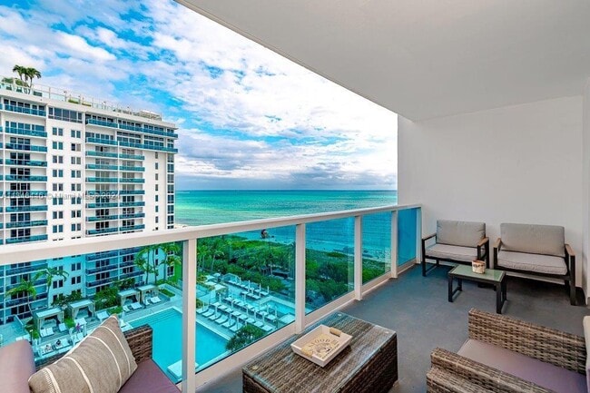 Building Photo - 2301 Collins Ave Unit 1115 Rental
