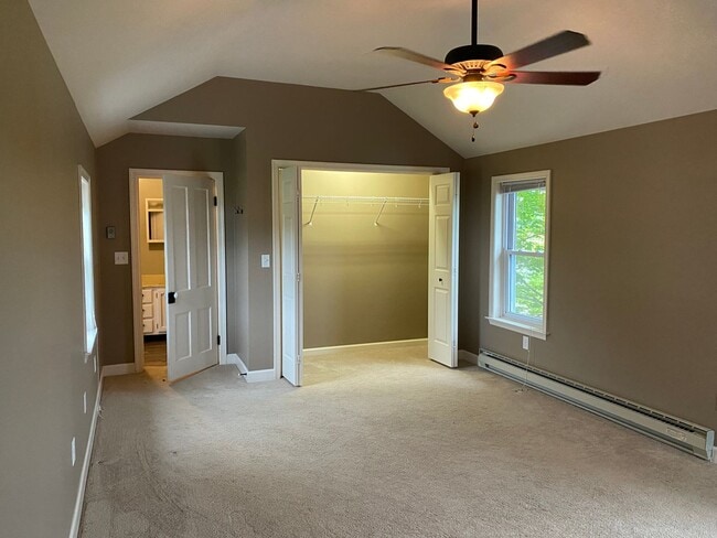 Photo - Coming soon! 4 Bedroom Farmhouse for Rent ...