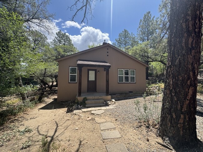 Photo - 329 Pioneer Dr House