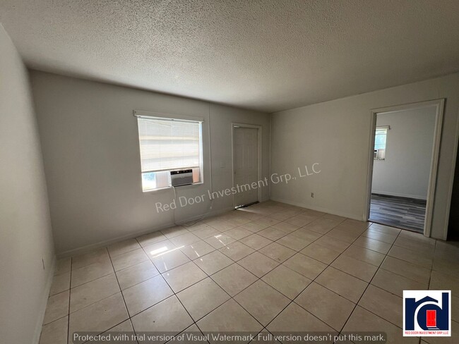 Building Photo - 3105 Ave T Unit 3107 Avenue T - C
