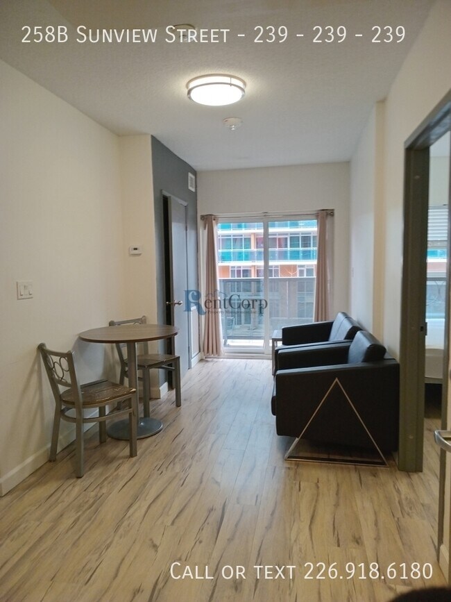 Building Photo - 258B Sunview St