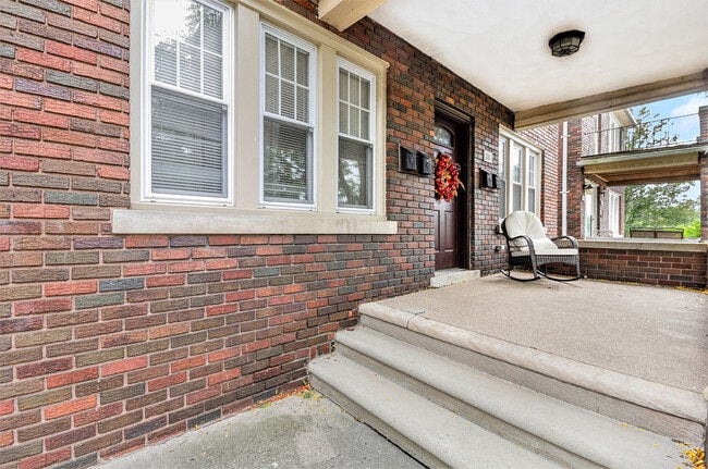 Photo - 858 Nottingham Rd