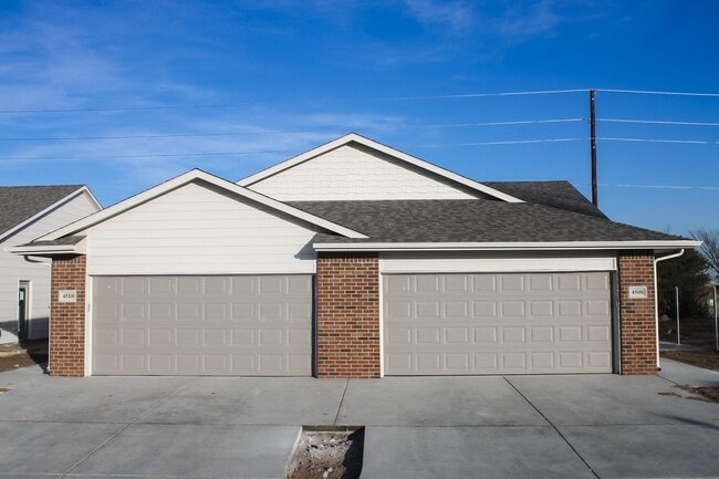 Building Photo - Froli Villas Alex Plan