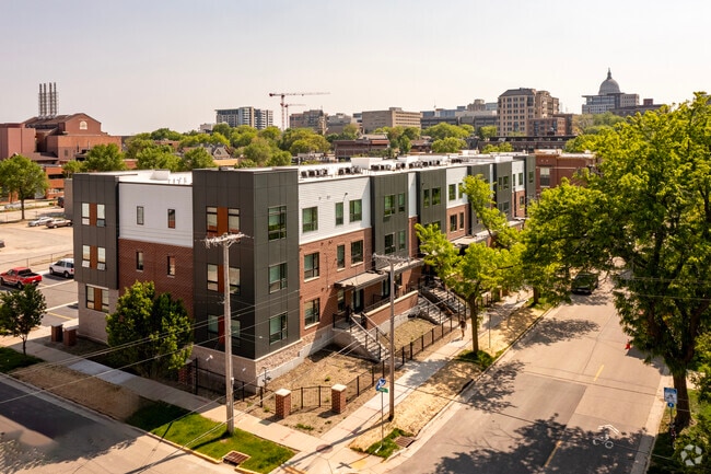 Building Exterior w/ Capitol View - The Shield Rental