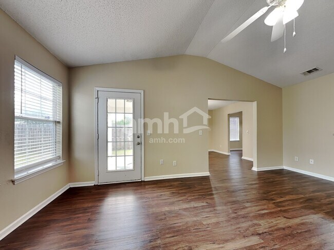 Photo - 34 Willow Lakes Dr