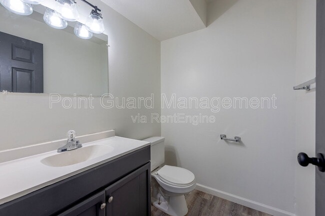 Photo - 955 Leroy St