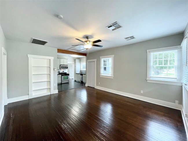 Building Photo - 113 Northwood St Rental
