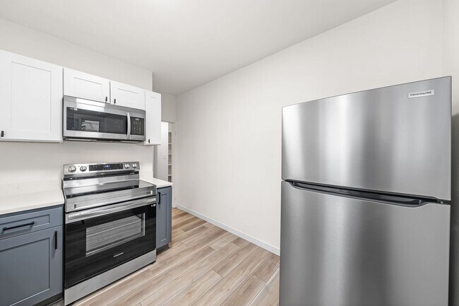 Photo - 18997 Hilliard Blvd Unit #2