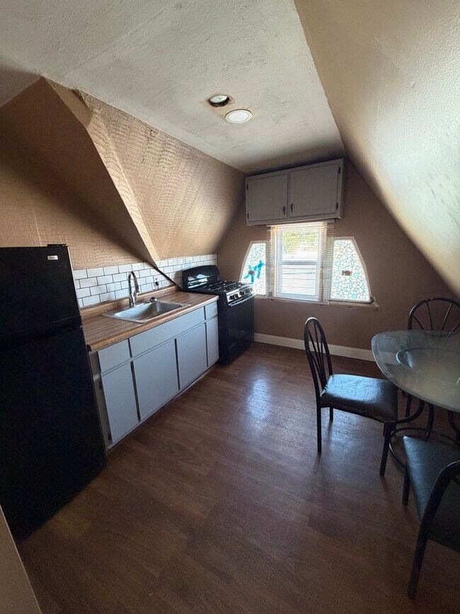 52 S 7th Ave Unit 52 S. 7th #3 Beech Grove
