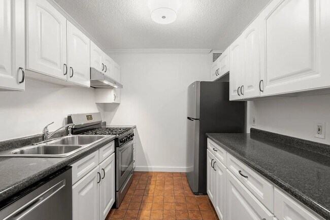 Photo - 33 Pond Ave Unit 523