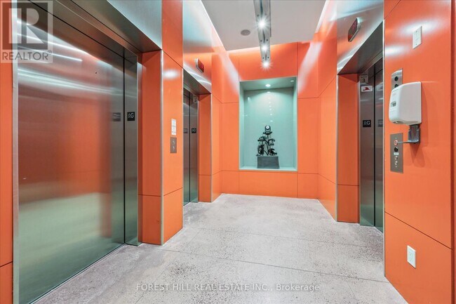 Photo - 1030 King St W Unit 202