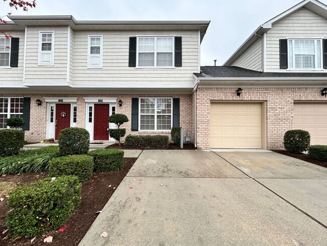 Photo - Welcome to this charming house "ASK ABOUT OUR ZERO DEPOSIT"