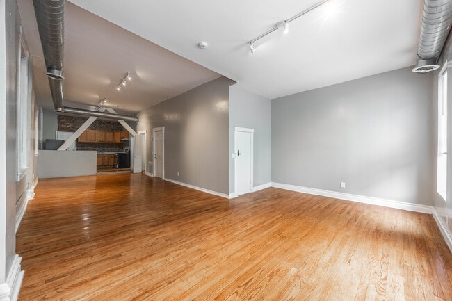 Building Photo - 1877 N Milwaukee Ave Unit 2