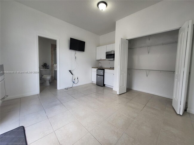 Photo - 16033 SW 53rd Terrace Apartment Unit 0