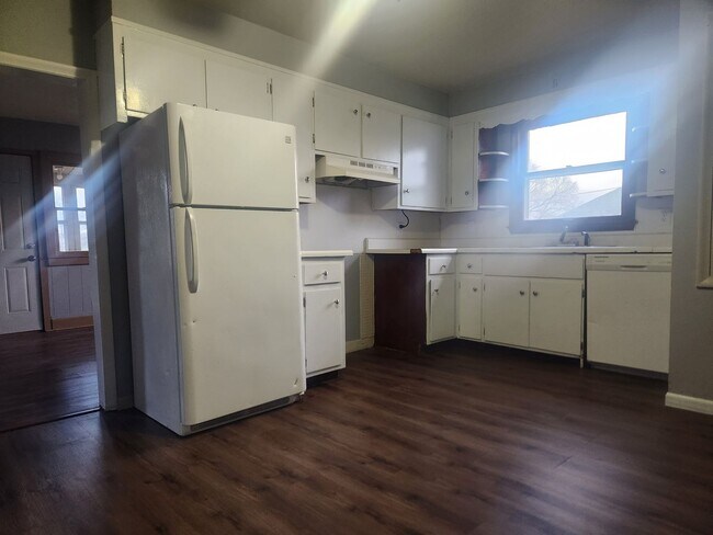 Photo - Cozy 2 Bedroom Home Available!