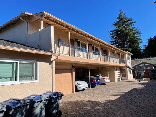 Building Photo - 1379 Snow St Unit Apt #4