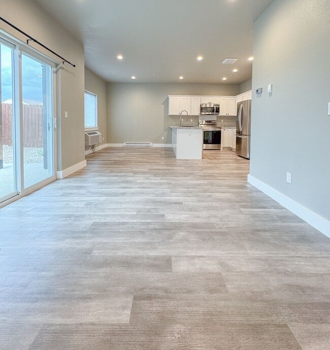Building Photo - 2 bed/ 1.5 bath in Brand New Soldier Ridge Complex! Unit # 107