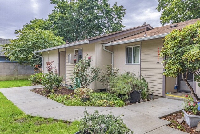 Photo - 292 Oak St Unidad #292