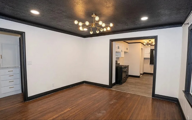 Photo - 312 W Queen St Unit A