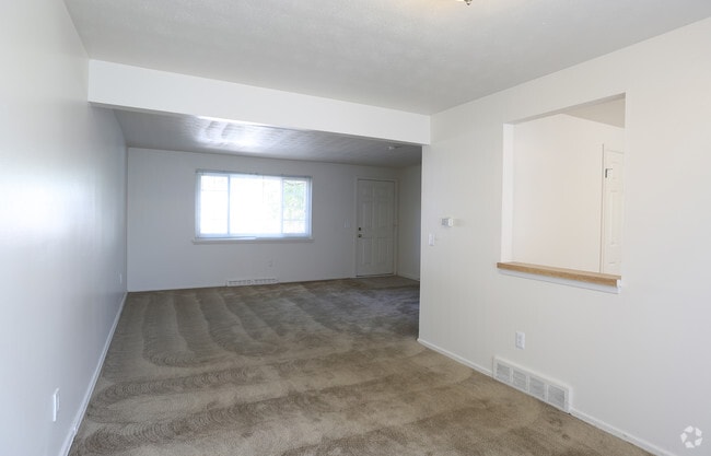 Townhome Livingroom - Westbrooke Commons Apartments and Townhomes