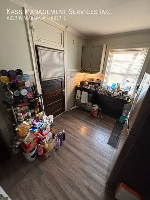 Building Photo - 6223 W Wabansia Ave Unit 6223-1