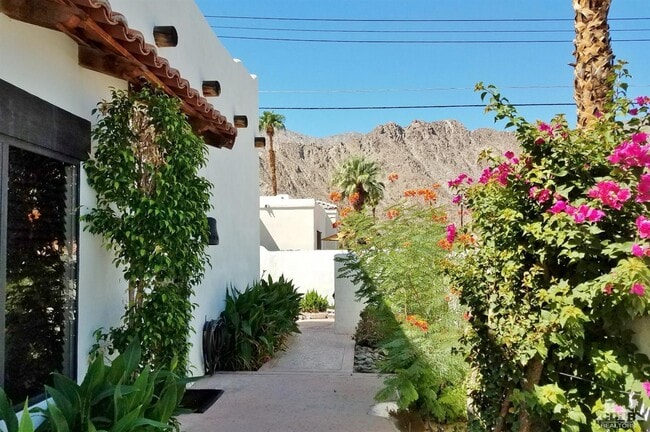 52225 Avenida Obregon