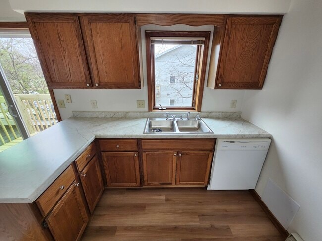 Photo - 4650 Hayes Rd Unit 3