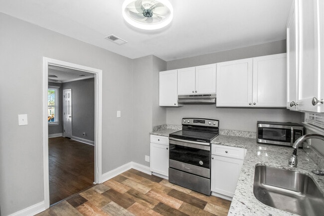 Photo - 178 Park St SE