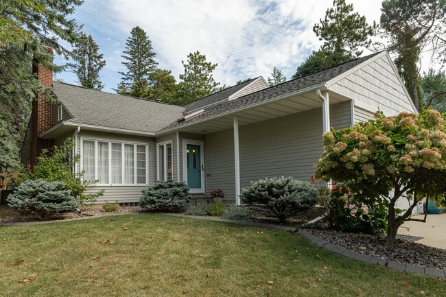 Photo - 1305 9th St SW