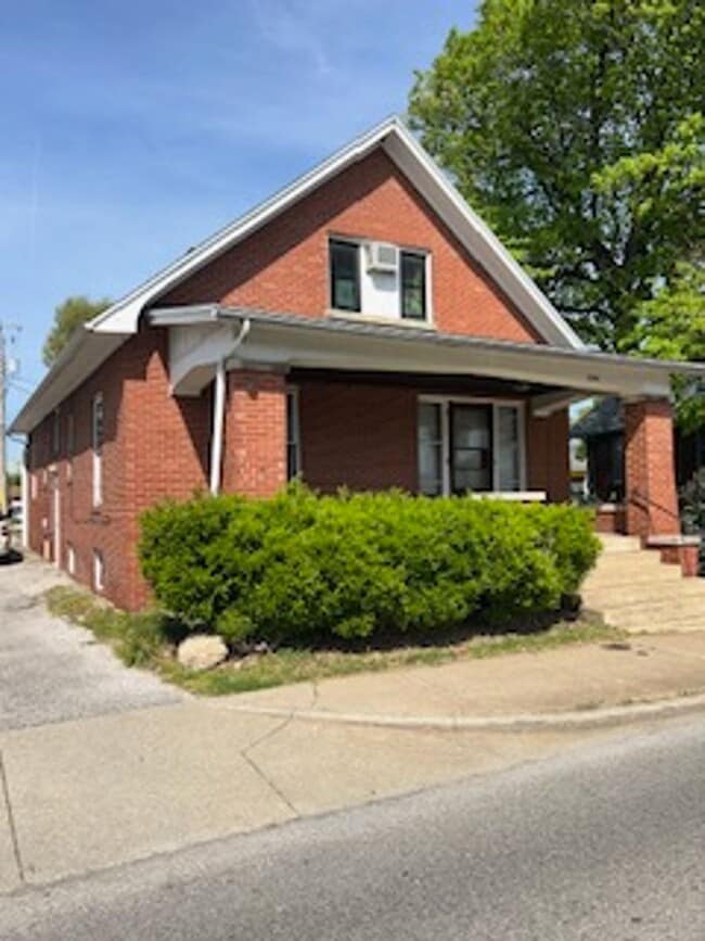 Building Photo - 210 North First Avenue Unit D