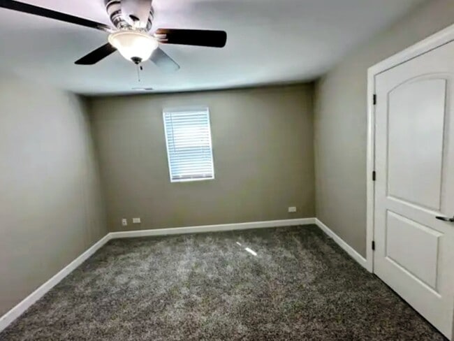 Building Photo - 149 S 14th Ave Unit 906s 10th ave maywood